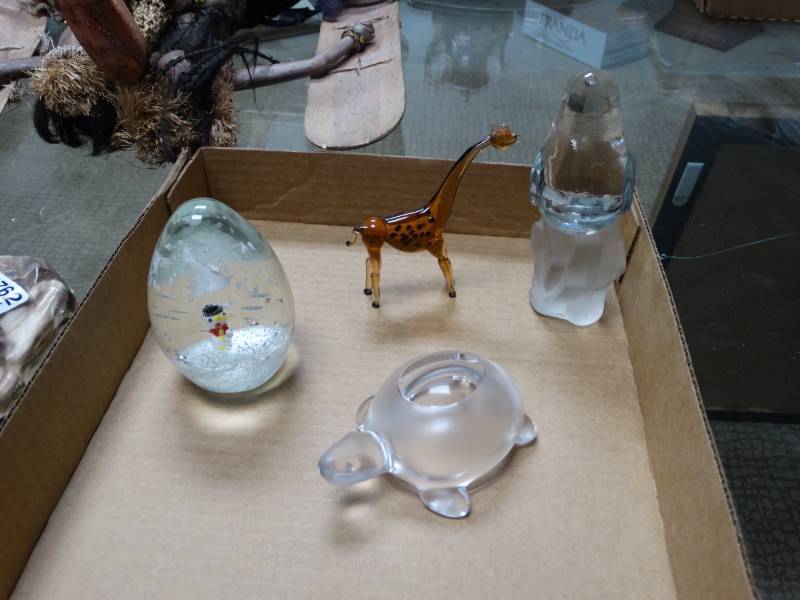 lot 8761 image: 4 blown glass pieces