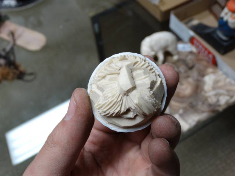 lot 8763 image: Carved golf ball