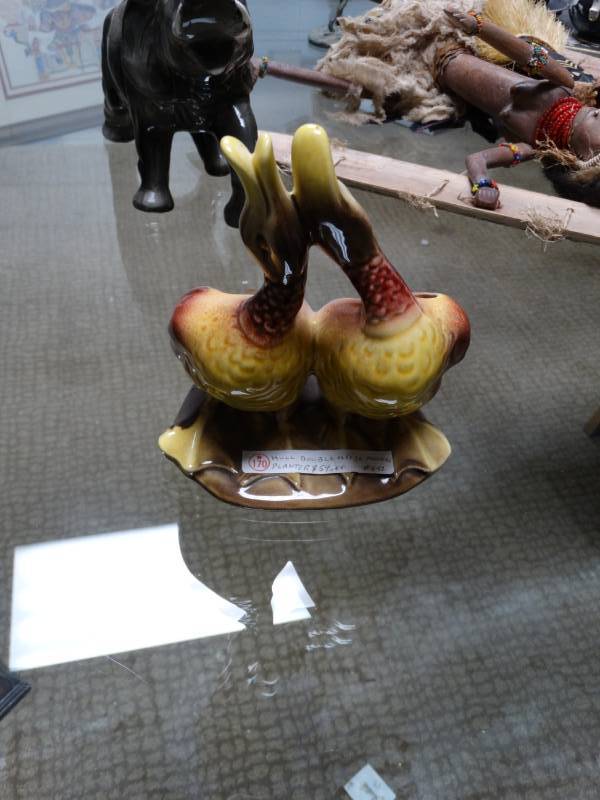 lot 8770 image: Hull pottery double geese planter