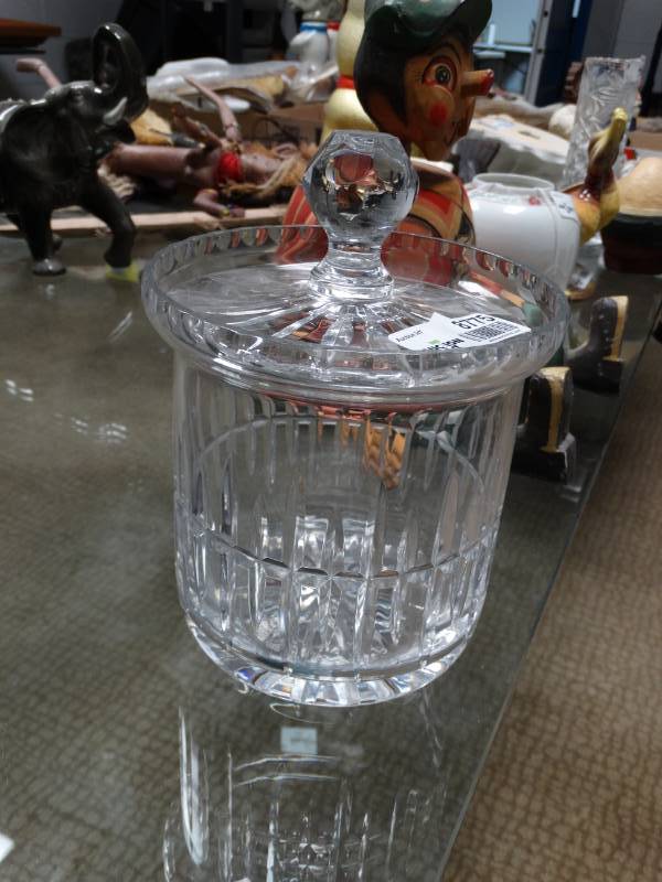 lot 8775 image: Beautiful crystal lidded candy jar- 8 tall