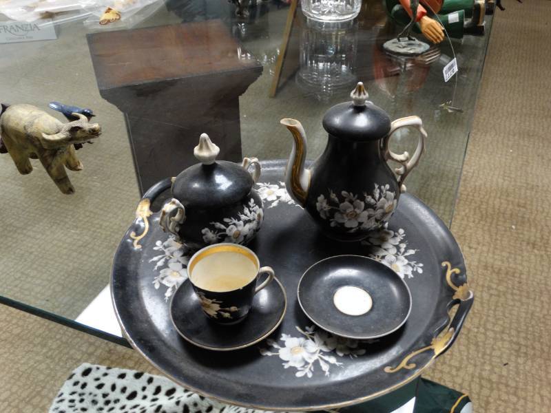 lot 8778 image: Decorative china tea set w tray
