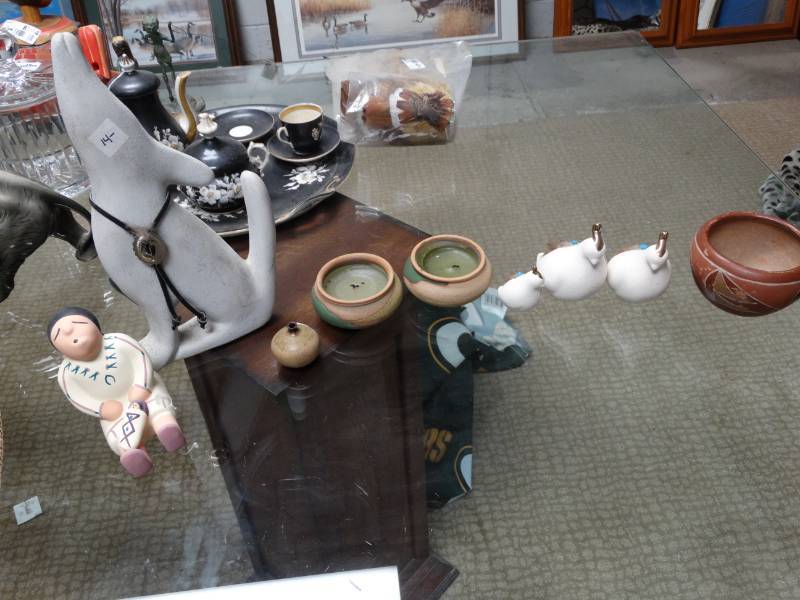 lot 8780 image: Lot of southwest decor