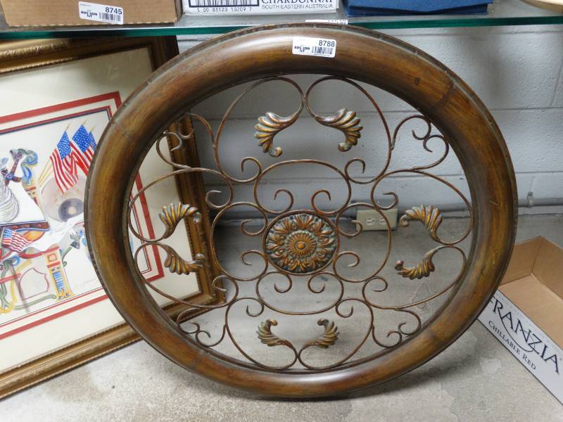 lot 8788 image: Lg round metal wall decor