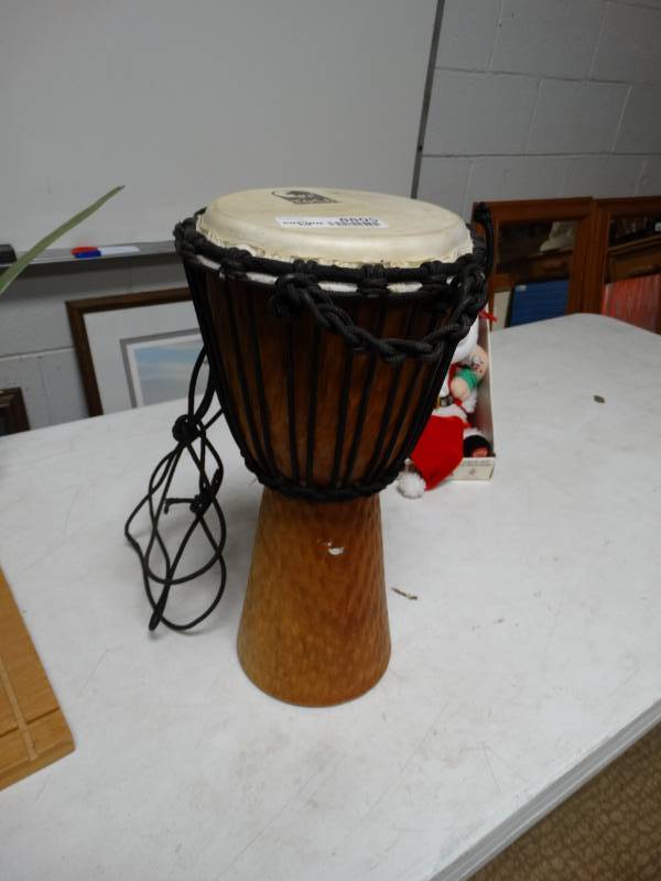 lot 8805 image: Carved wood Toca hand drum