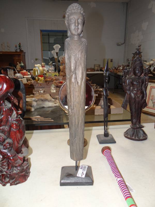 lot 8831 image: Tall statue- 21 tall