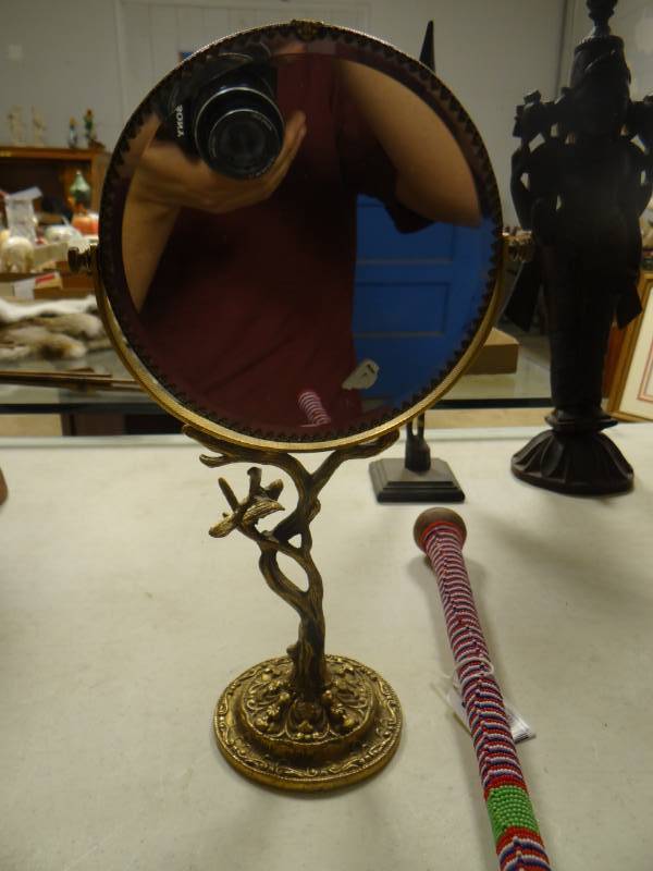 lot 8832 image: Decorative brass stand lamp- dual mirror
