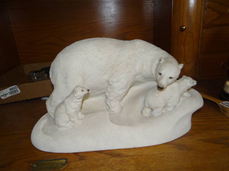 lot 8847 image: Polar bear family statue- 15 long
