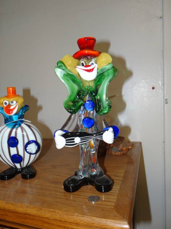 lot 8853 image: Murano glass clown- 12 tall