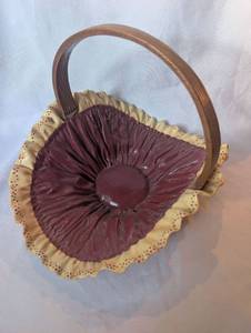 lot 1010 image: Ceramic Ample Mold Corp 1984 Decorative Basket Burgundy Yellow Ruffled Trim