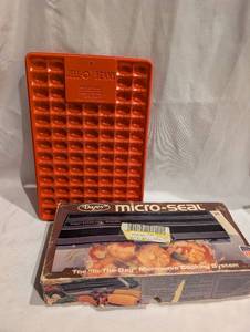lot 1512 image: Dazey Micro-Seal In-The-Bag Microwave Cooking System  Vintage Jell-O Beans Mold
