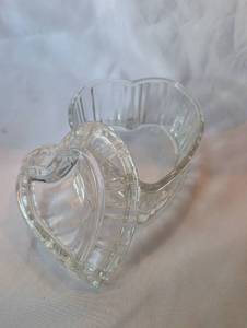 lot 2508 image: Heart-Shaped Glass Trinket Dish with Lid