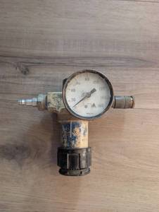 lot 3019 image: Weiss Pressure Gauge 0-160 PSIG with Isolation Ball Valve