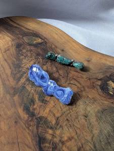lot 3410 image: Lot of 2 Stone-like decorative pins Resin  Sterling Silver