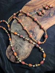 lot 3505 image: Beaded Necklace Bracelet Earring Set Red Painted Wooden Beads