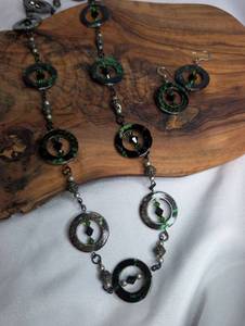 lot 3509 image: Black Green Circle Pendant Necklace and Earring Set