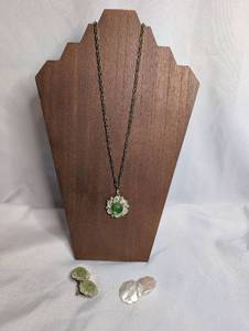 lot 3517 image: Green Gemstone Pendant Necklace with Beaded Accents  Matching Earrings
