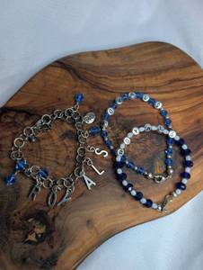 lot 3614 image: Handmade Kansas City Royals Beaded Charm Bracelets&nbsp
