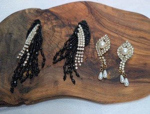 lot 3708 image: 2 Pairs Vintage Fashion Earrings Pearl Rhinestone Beaded Dangles