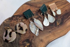 lot 3712 image: Shell Dangle Earrings Lot of 4 Pairs&nbsp