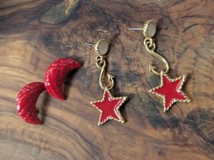 lot 3727 image: Star and Moon Earrings Mixed Style -2 ct