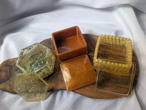 lot 3998 image: Handmade Decorative Resin Boxes with Lids - 3 ct