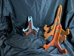 lot 4022 image: Lot of 6 Decorative Wooden Display Stands