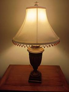 lot 961 image: 28in Table Lamp.  Matches lot 964.  Located in basement