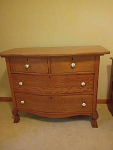 lot 965 image: Vintage 4 Drawer Chest.  33 x 42 x 22.  Located in basement
