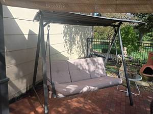 lot 999 image: Outdoor Swing with Canopy.  Black frame   67 x 72 x 41