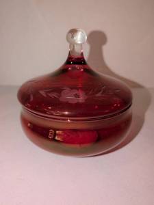 lot 1000 image: Vintage Ruby Flashed Czech Bohemian Clear Cutting Candy Dish 6x6