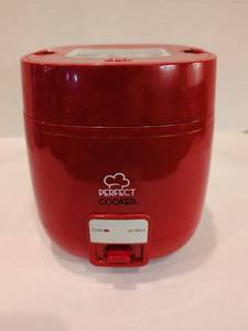 lot 1112 image: Perfect Cooker Red Rice Cooker