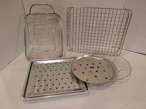 lot 1119 image: Wire Mesh Baskets and trays for steaming and more