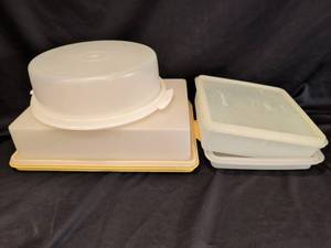 lot 1124 image: Vintage Tupperware Cake Carrier and Food Storage Containers Lot