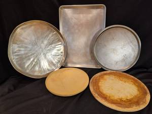 lot 1128 image: Pizza Pan Lot with pizza stone and more