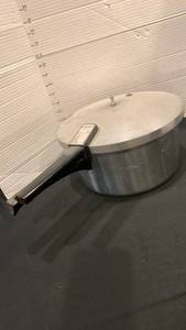 lot 1141 image: Presto National Pressure Cooker with Timing Guide Lid