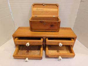 lot 1230 image: Small Lane Furniture Co. Wood Jewelry Chest 9x4x4 and wall hanging 4 drawer homemade oak box 18x5.5x5.5