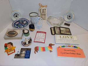 lot 1233 image: Kitchen Home Decor Lot - Plates Ashtrays Signs Collectibles