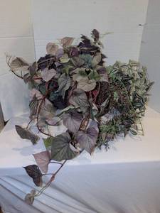 lot 1241 image: 20x17 Faux Trailing Vine Arrangement
