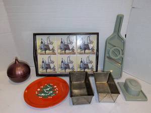 lot 1253 image: Tile Tray, Onion Container, slicer and more