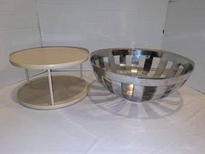 lot 1260 image: 2-Tier Lazy Susan Turntable with Metal Bowl Basket