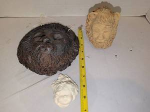 lot 1264 image: Decorative Face Head Plaques 3-Piece Lot Assorted Sizes