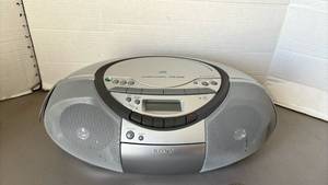 lot 1310 image: Sony CFD-S350 CD-RRW Playback Boombox with Radio and Cassette