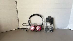 lot 1313 image: Stereo Headphones and earbuds