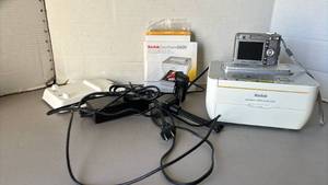 lot 1329 image: Kodak EasyShare G600 Printer Dock with Camera and Original Box