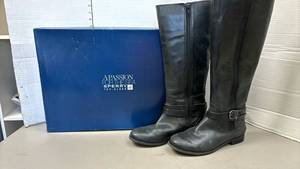 lot 1416 image: Sperry Top-Sider Black Knee-High Boots with Belt Strap - Size 8