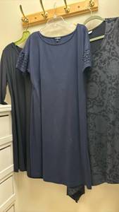 lot 1429 image: Three dresses sizes L, X and Chicos 3
