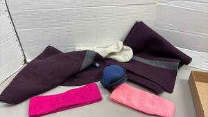 lot 1457 image: Scarves, ear warmers and thick socks