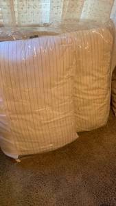 lot 1504 image: Ralph Lauren standard size bed pillows