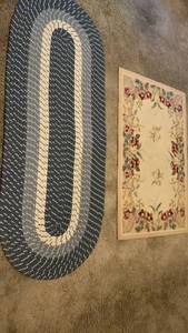 lot 1515 image: Throw rugs 66x26 and smaller