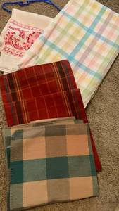lot 1518 image: Table cloths and runners